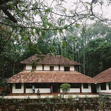 Palkadavu Warium Villa Манантавади Экстерьер фото