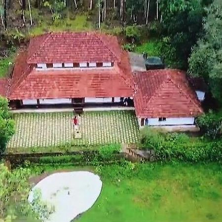Palkadavu Warium Villa Манантавади Экстерьер фото